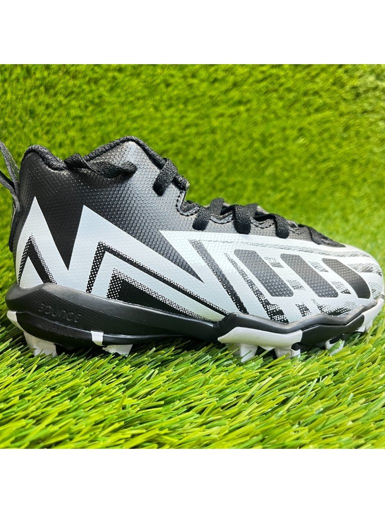 Adidas Freak Spark Md 23 Boys Size 10k Black White Running Football Cleats